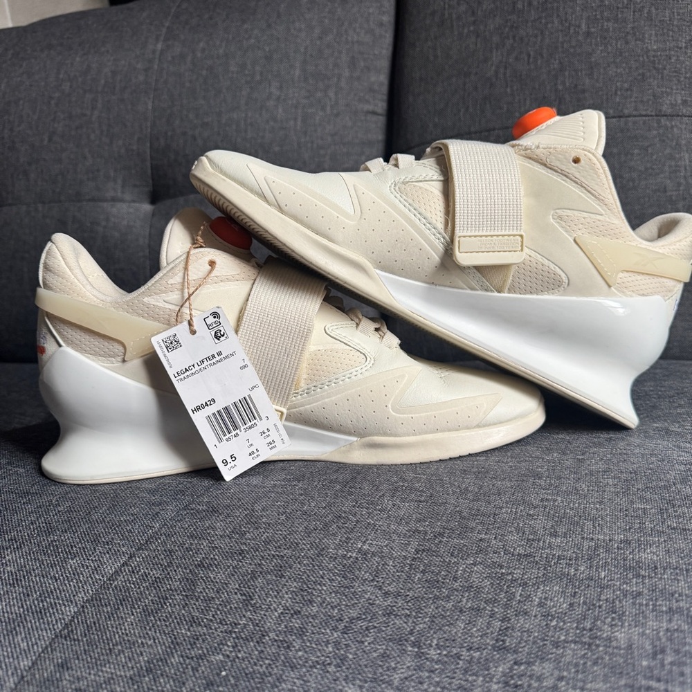 NWT Reebok Womens Legacy Lifter pump III Womens White Hr0429 Hr0429